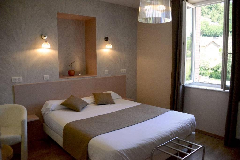 Hotel Restaurant De La Poste Saint-Just-en-Chevalet المظهر الخارجي الصورة