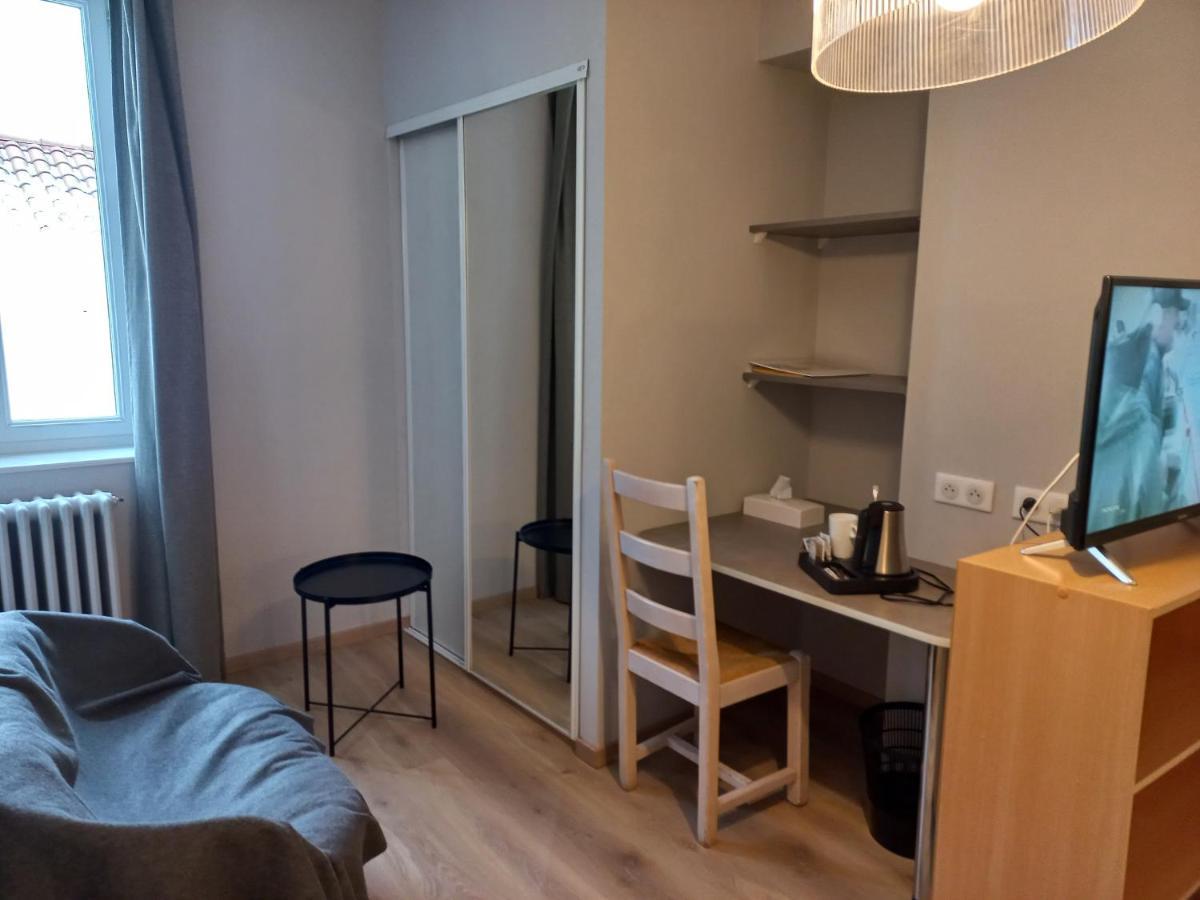 Hotel Restaurant De La Poste Saint-Just-en-Chevalet المظهر الخارجي الصورة